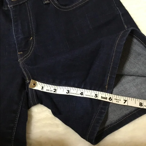 Levi’s Mid rise dark blue shorts size 27 - Picture 5 of 9